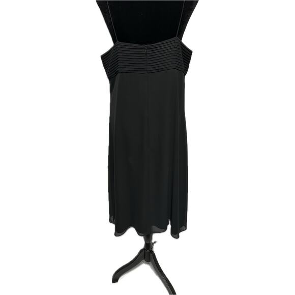 Ann‎ Taylor Women's Black Dress Size 14 Elegant Formal Short Round Neck - Picture 2 of 5